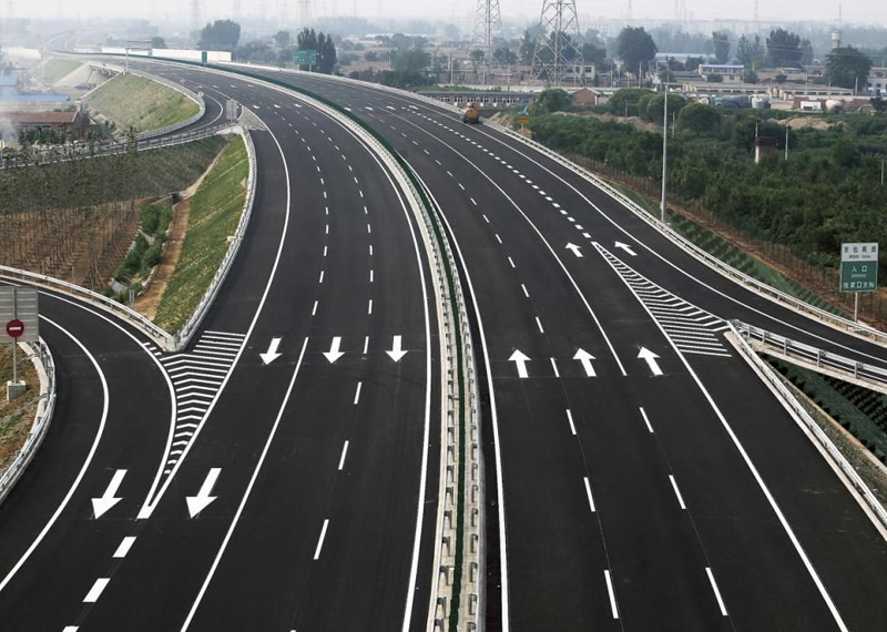 Thermoplastic Road Markings for Clear Traffic Communication