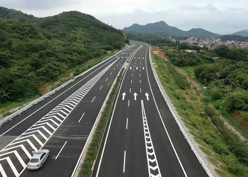 Thermoplastic Road Markings for High-Speed Traffic